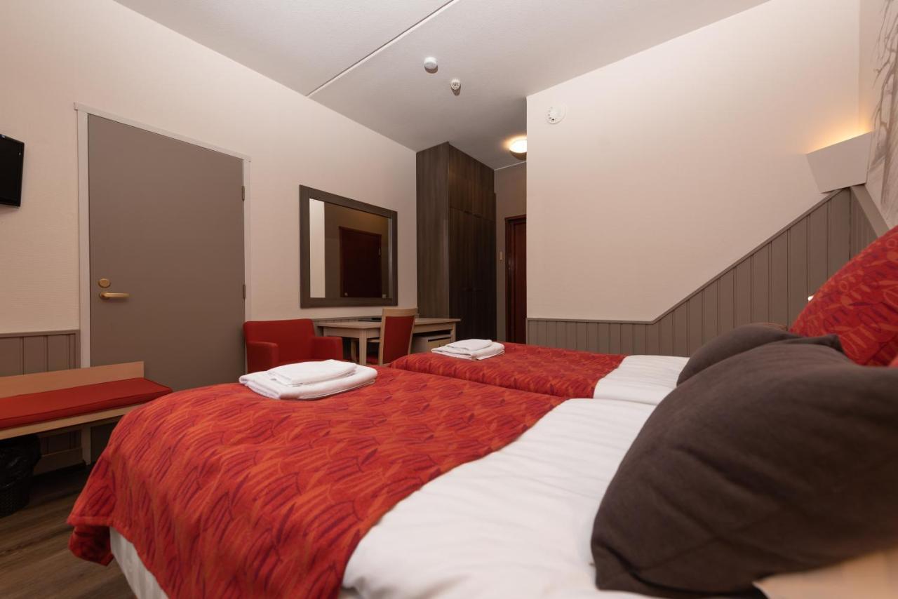 Hotel Yllaesrinne Ylläsjärvi Exteriör bild